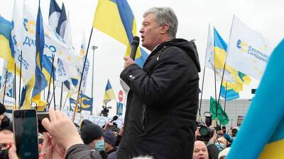 На Украине назвали политическим стебом предложение Путина об убежище для Порошенко