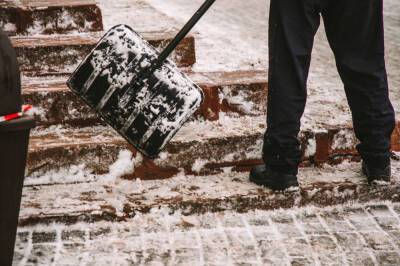 Силовики начали массовые обыски в коммунальных предприятиях Санкт-Петербурга из-за плохой уборки снега