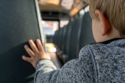 На границе ЛНР и РФ перевернулся автобус с детьми