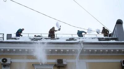 В Петербурге прошли обыски из-за проблем с уборкой снега