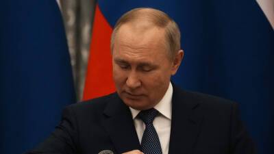 В Кремле объяснили длительность переговоров Путина и Макрона экстраординарной ситуацией