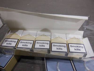 В Торфяновке остановили фуру с сигаретами в тайниках – фото