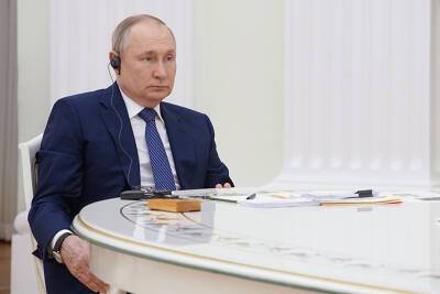 В Кремле объяснили слова Путина о красавице, которой нужно терпеть