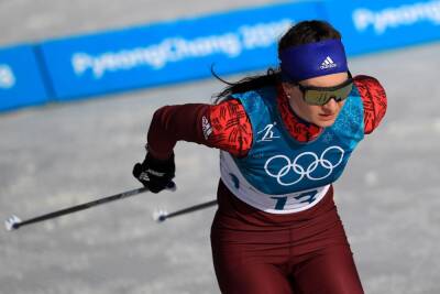 Наталья Непряева завершила борьбу в коньковом спринте на Олимпиаде в ¼ финала