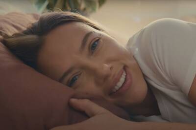 Скарлетт Йоханссон - Amazon к Супербоулу выпустила жутковатую рекламу Alexa, которая читает мысли Скарлетт Йоханссон и Колина Джоста - itc.ua - Украина