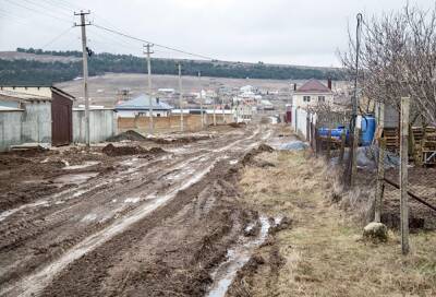 Глава Крыма в грязных сапогах показал убитые улицы типичного села на полуострове