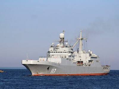 Шесть десантных кораблей России отправились в Черное море для учений