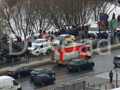 Массовая авария с пострадавшими произошла на Рублевском шоссе (фото)