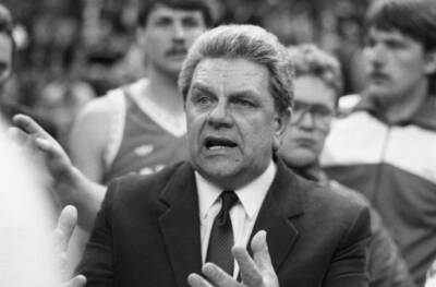 Знаменитому литовскому баскетбольному тренеру Владасу Гарастасу исполнилось 90 лет