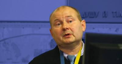 Судья Чаус заявил, что похитители держали его в плену и выбивали из него показания против Порошенко