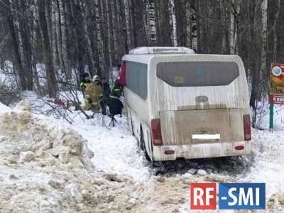 В Калужской области пассажирский автобус столкнулся с грузовиком