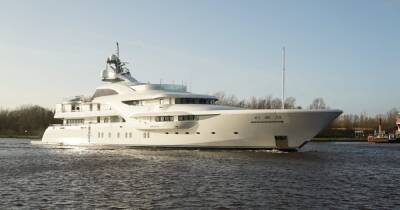 Яхту Путина забрали из порта Гамбурга из-за угрозы конфискации (фото)
