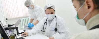 Правительство Удмуртии продлило ежемесячные выплаты медработникам, работающим с коронавирусом