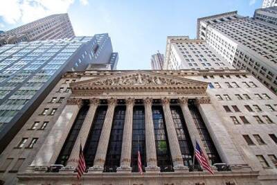 На 17.36 мск индекс Dow Jones рос до 35188,06 пункта, NASDAQ снижался до 14001,9 пункта