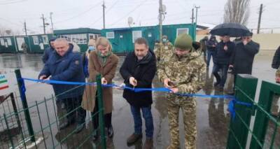 Сегодня на важном для луганчан КПВВ открыта новая сервисная зона