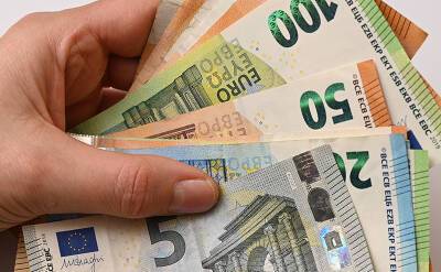 Евро или доллар: курсу валюты ЕС грозят новые потери