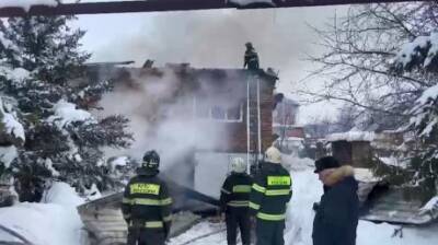 В Заре сосед спас женщину с ребенком из горящего дома