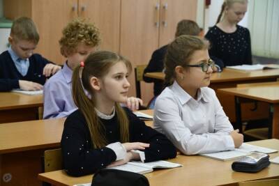 Школьники Серпухова возобновили работу в очном режиме