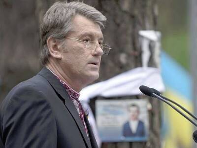 Ющенко призвал украинцев объединиться и успокоиться