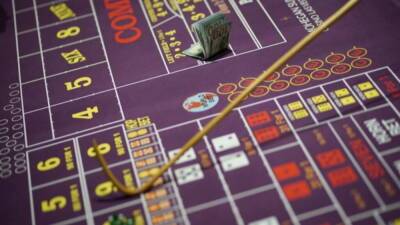 Пожилая монахиня украла $800 000 и потратила их на роскошную жизнь и казино, подробности
