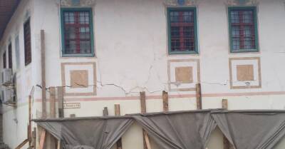 Украина обратится в ЮНЕСКО из-за трещин на Ханском дворце в Бахчисарае, пошедших во время реставрации
