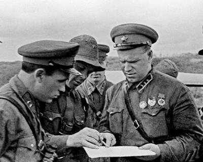 Четырежды Герой Советского Союза: за что маршал Жуков получил эти звания - Русская семерка