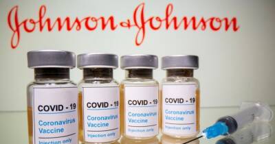 Johnson & Johnson приостановила производство своей вакцины против COVID-19, — СМИ