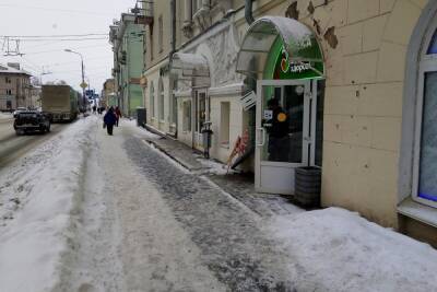 Жительница Петрозаводска возмущена скользкими тротуарами