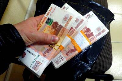 Саратовская пенсионерка продемонстрировала, как отдать мошенникам полмиллиона