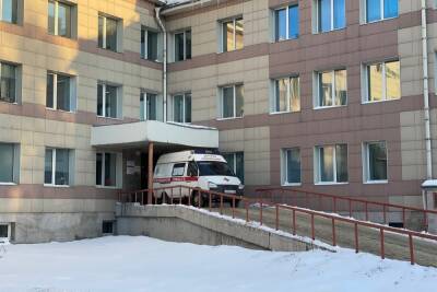 Ребенок и четверо взрослых пострадали в аварии в центре Омска