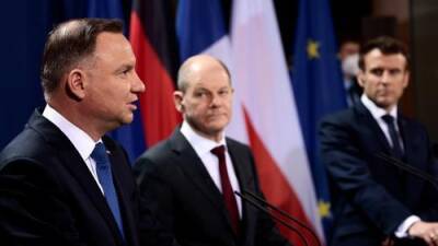 Лидеры ФРГ, Франции и Польши заявили, что «агрессия» России против Украины будет иметь серьезные последствия и высокую цену