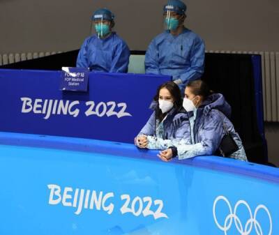 СМИ: Награждение российских фигуристов в Пекине отложили из-за допинг-пробы одного из спортсменов