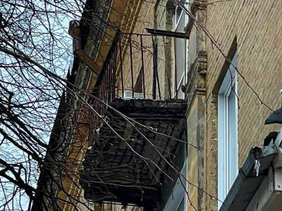 В Воронеже может рухнуть третий за двое суток балкон