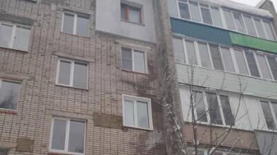 С пятиэтажки на Краснова, 35, исчез «застывший водопад»