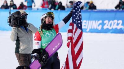 Линдси Джакобеллис стала олимпийской чемпионкой в сноуборд-кроссе
