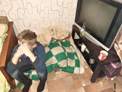 В Харькове у женщины отобрали ребенка, фото: "Спал на полу"