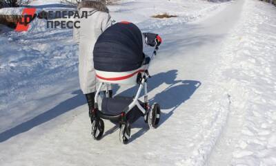 Новгородские следователи возбудили уголовное дело из-за схода снега на коляску с ребенком