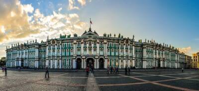 В Петербурге обследуют фасад зимнего дворца перед реставрацией