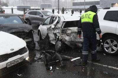 Уголовное дело возбуждено после аварии с участием девяти автомобилей на Рублевке