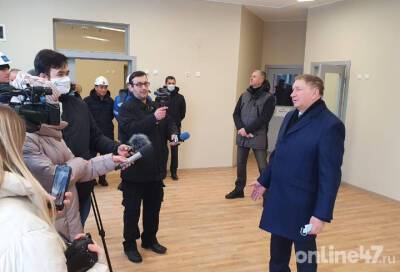 Депутат Госдумы Сергей Яхнюк проверил строительство детского сада в Сосновом Бору