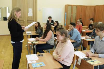 Минпросвещения: у более чем 75% учителей российских школ оклад ниже МРОТ
