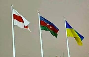 В украинском Днепре лукашенковский флаг перед мэрией заменили на бело-красно-белый