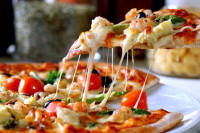 Диетолог рассказала, какие виды пиццы больше всего вредят здоровью