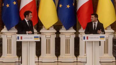 В Кремле прокомментировали визит президента Франции Макрона в Киев