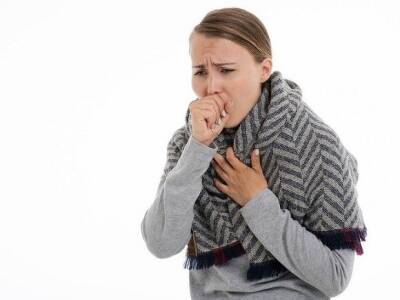 Пульмонолог назвал отличительную особенность кашля при «омикроне»