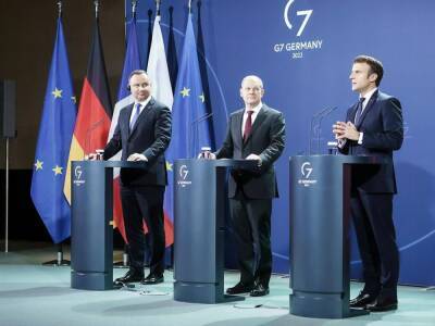 Лидеры Франции, Германии и Польши в совместном заявлении поддержали уверенитет Украины