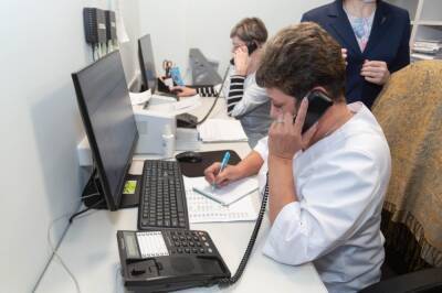 В Новосибирске изменили работу call-центров поликлиник из-за большого количества вызовов