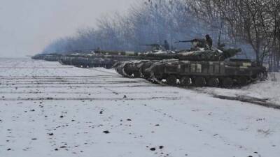 ВФУ продолжают стягивать танки к линии разграничения в Донбассе