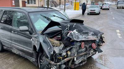 В Минске водитель легковушки протаранил припаркованные автомобили