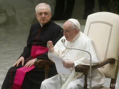 Папа римский Франциск назвал "безумием" возможную войну в Украине
